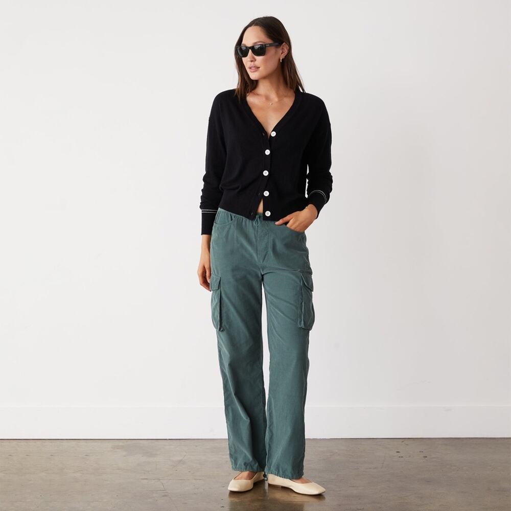 Monrow Mini Corduroy Cargo Pull On Parachute Pant in Cactus Green size L
